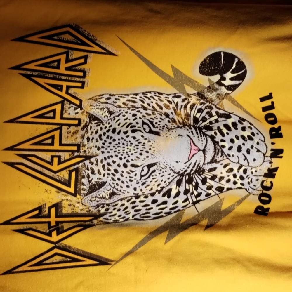 Def Leppard '81 USA Tour Date Sweatshirt S Orange Reproduction nwot - Picture 2 of 7